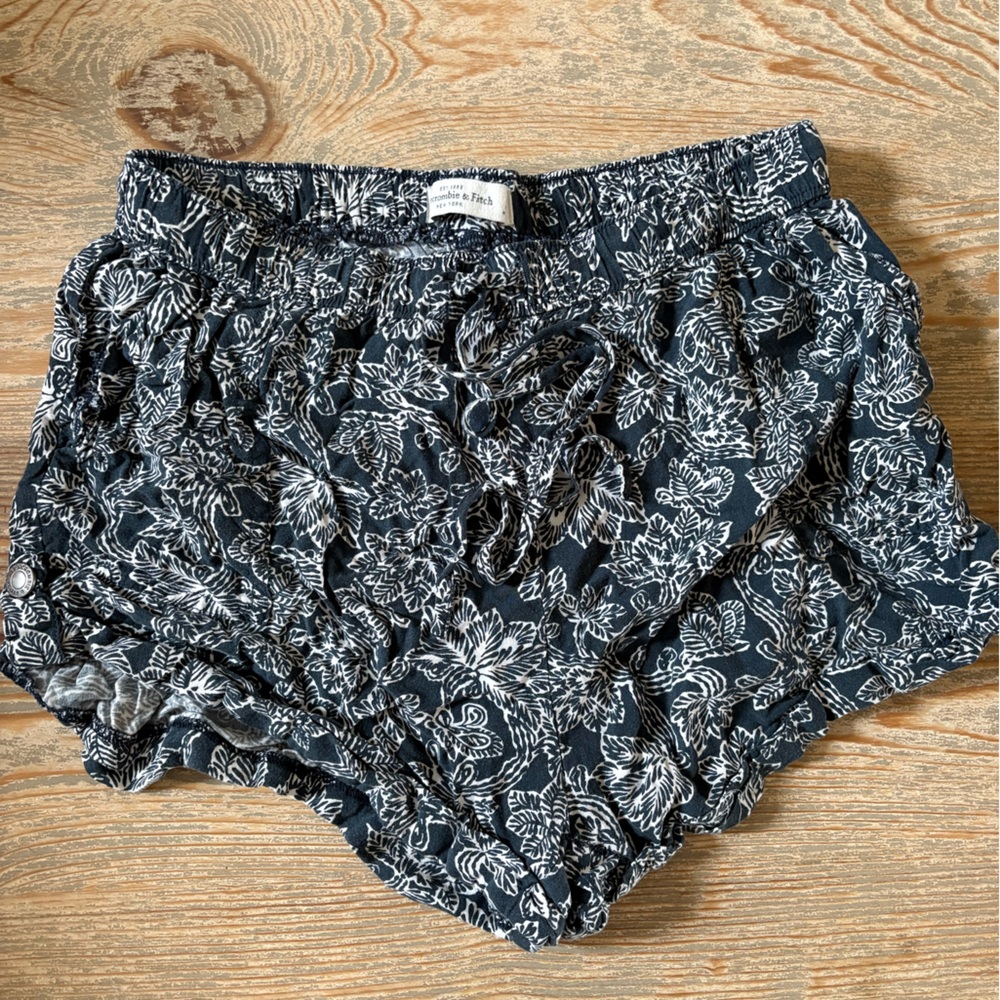Abercrombie & Fitch Black and White Floral High Waist Shorts